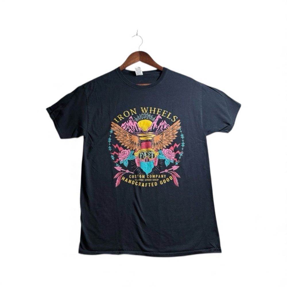 Fruit of the Loom Iron Wheels Skull and roses Graphic Tee Size Medium